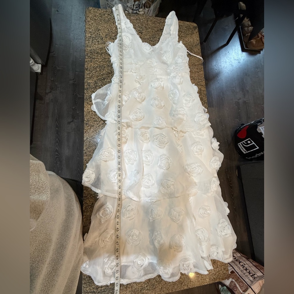 Lulus Exceptional Entrance White Sleeveless Tiered Rosette Midi Dress large - Picture 7 of 16